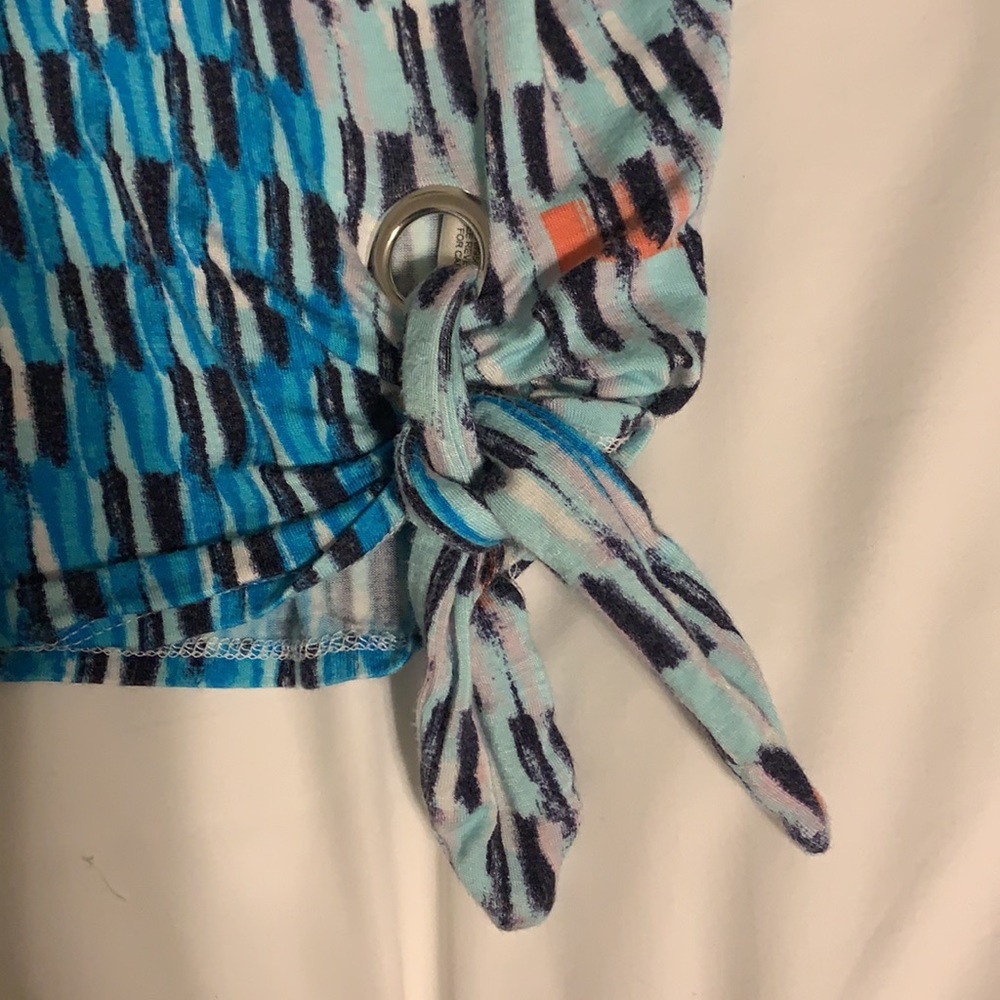 Blue patterned top - Picture 2 of 4